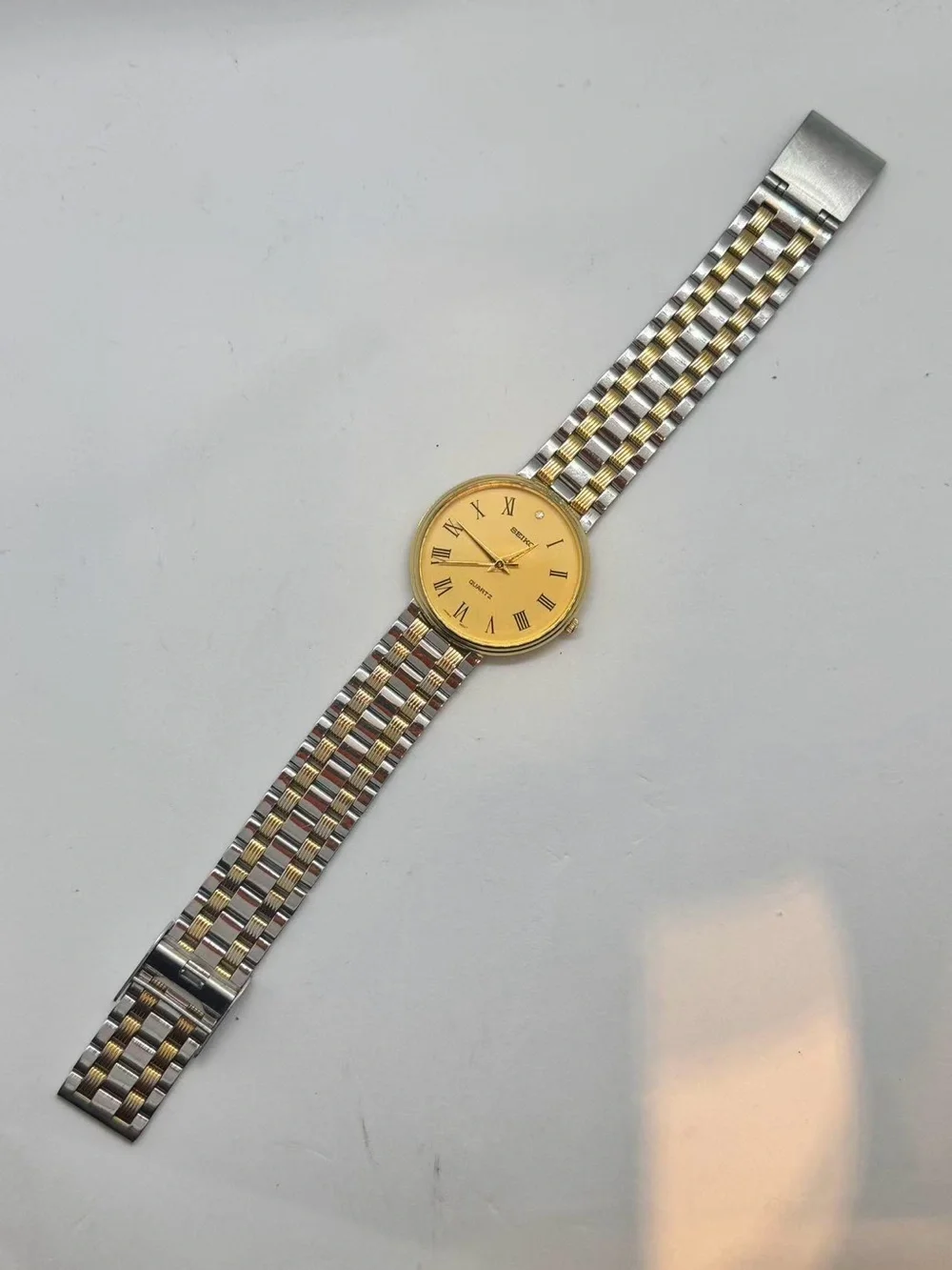 Vintage Seiko Quartz Men’s Watch Gold Tone Roman Numeral 31mm New Battery Runs